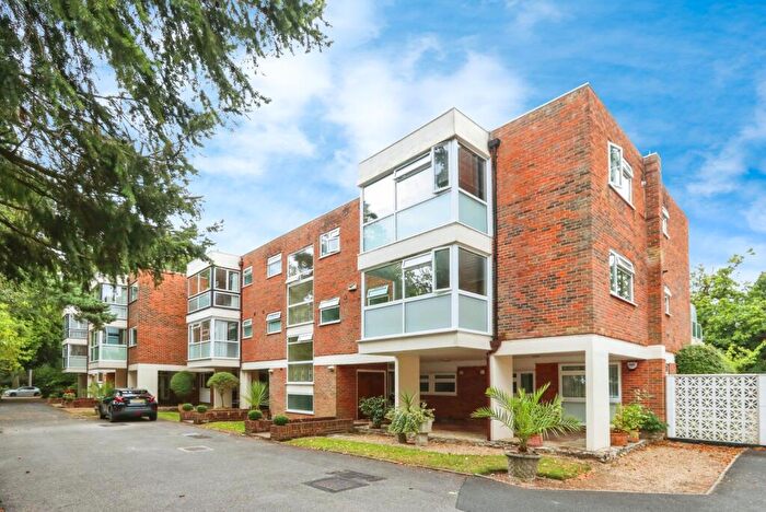 2 Bedroom Flat For Sale In The Avenue, Branksome Park, Poole, Dorset, BH13