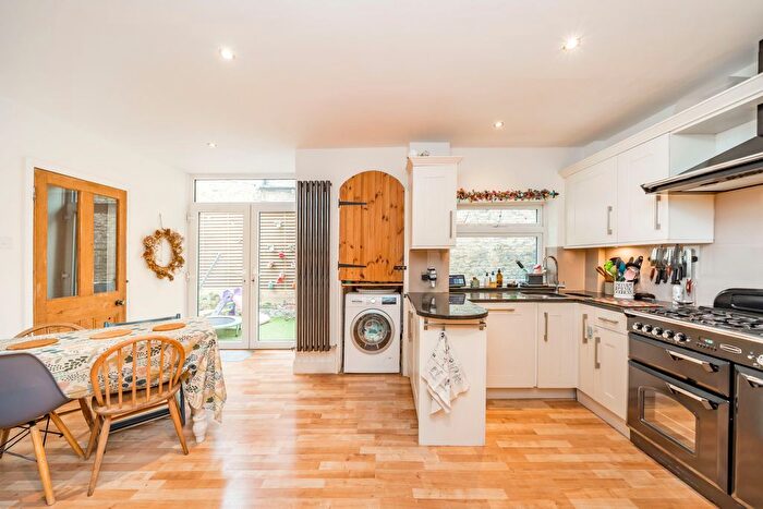 3 Bedroom End Terrace House For Sale In Wellington Gardens, Charlton, SE7