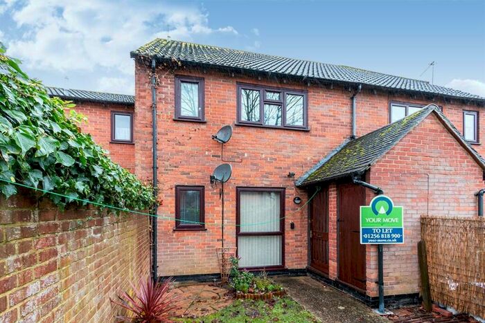 1 Bedroom Flat To Rent In Poppy Field, Lychpit, Basingstoke, Hampshire, RG24