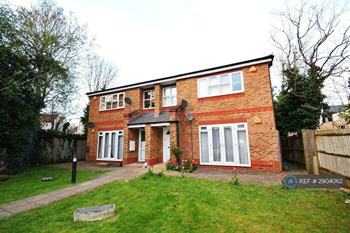 2 Bedroom Flat To Rent In Stamford Court, Pinner, HA5