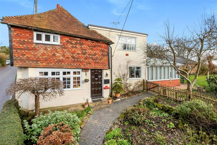 3 Bedroom Semi-Detached House For Sale In Liverton Hill, Sandway, Maidstone, ME17