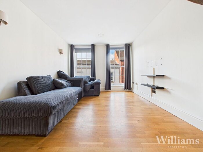 2 Bedroom Flat For Sale In Wedgewood Street, Aylesbury, HP19