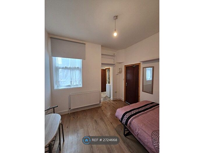 Studio To Rent In Sidney Avenue, London, N13