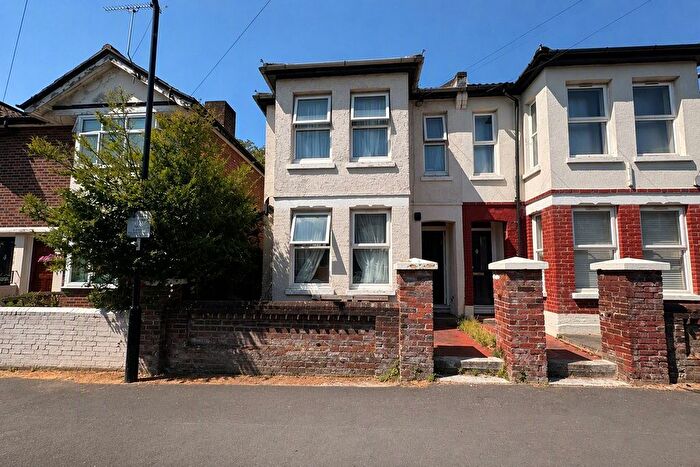 4 Bedroom Semi-Detached House For Sale In Burlington Road, Polygon, Southampton, Hampshire, SO15