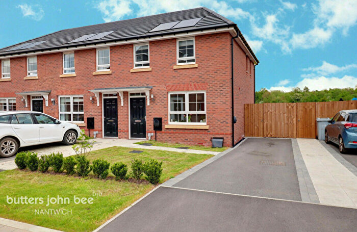 3 Bedroom Town House For Sale In Bream Place, Nantwich, CW5