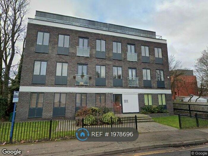 2 Bedroom Flat To Rent In Kings House, Feltham, TW13