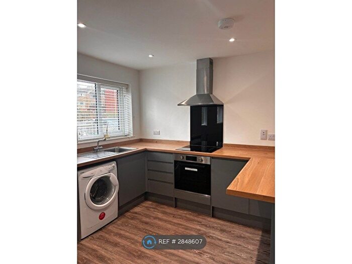 1 Bedroom Flat To Rent In Forgeway, Banbury, OX16