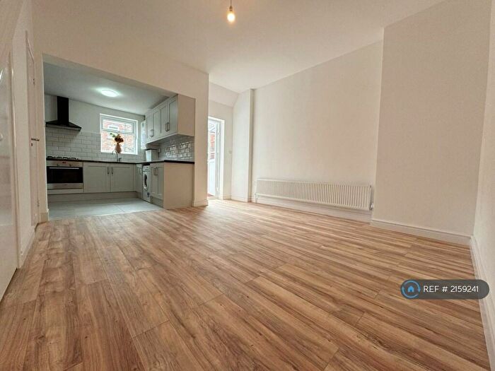 3 Bedroom Terraced House To Rent In Fairfield Street, Salford, M6