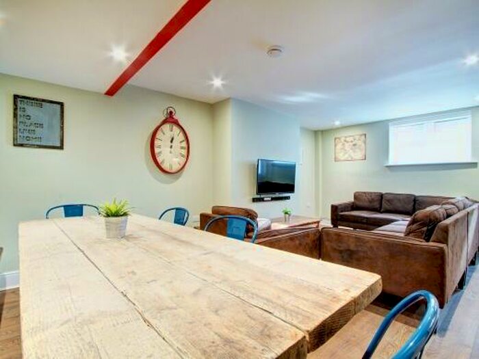 8 Bedroom Terraced House To Rent In Hyde Park Road, Leeds, LS6