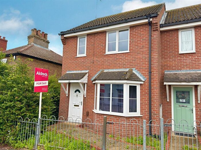 2 Bedroom End Terrace House To Rent In Commodore Road, Oulton Broad, Lowestoft, Suffolk, NR32