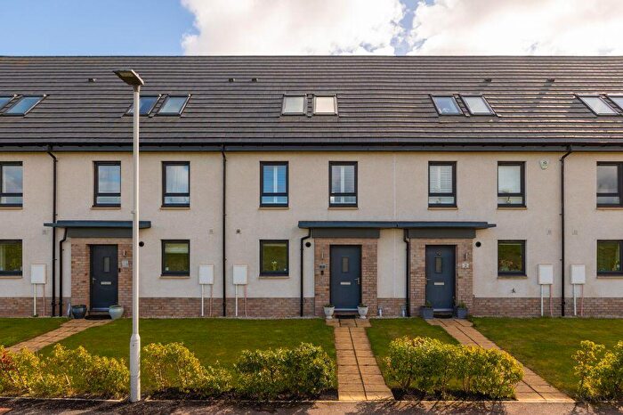 3 Bedroom Town House For Sale In Hepburn Crescent, Edinburgh, EH17