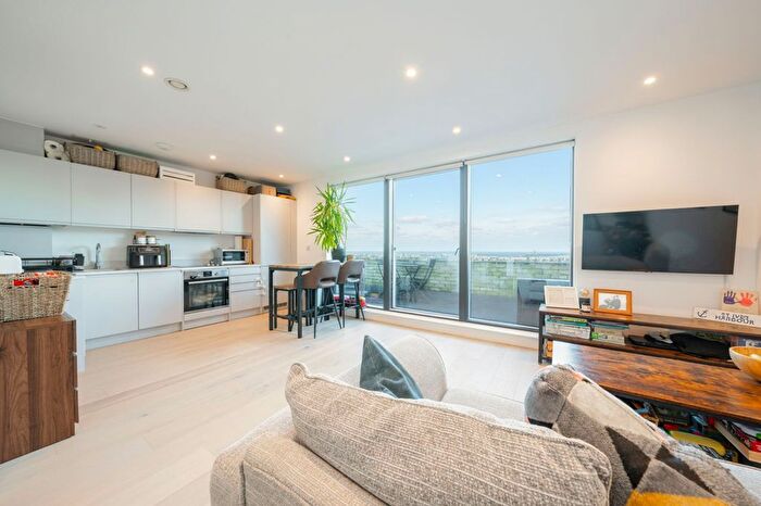 1 Bedroom Flat For Sale In Wotton House, St. Johns Road, Isleworth, TW7