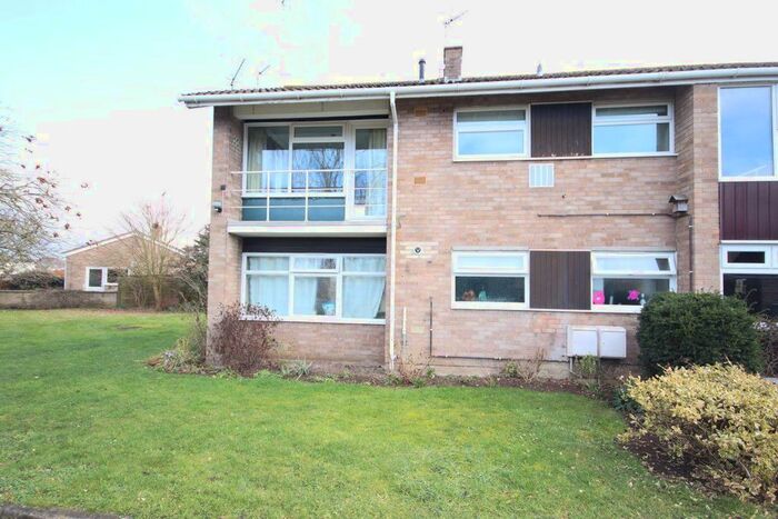 2 Bedroom Flat To Rent In De Freville Road, Great Shelford, Cambridge, CB22