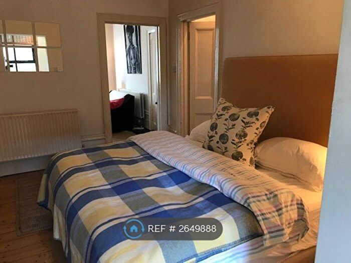 1 Bedroom Flat To Rent In Kings Avenue, London, SW4