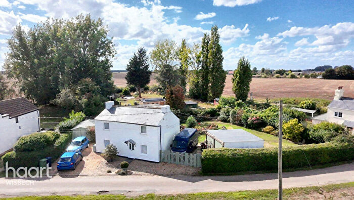 3 Bedroom Detached House For Sale In Mouth Lane, Guyhirn, PE13