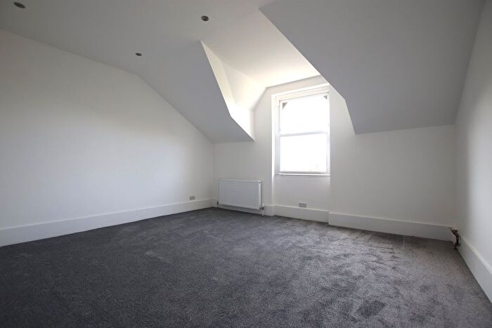 1 Bedroom Flat To Rent In Warminster Road, London, SE25