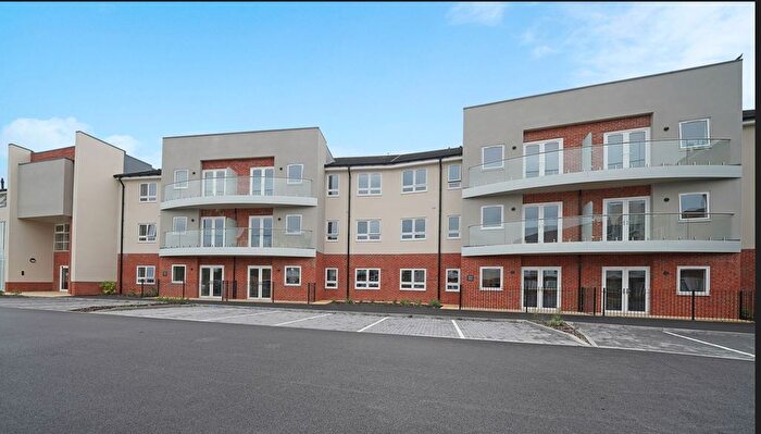 2 Bedroom Flat For Sale In Melton Road, Leicester, LE4