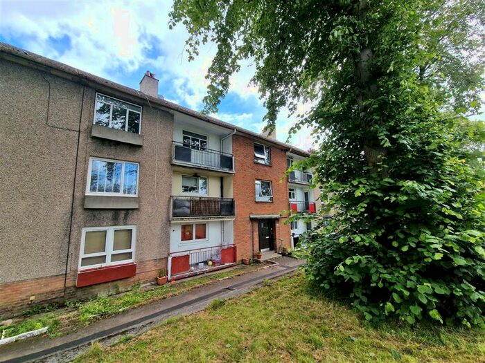 3 Bedroom Apartment To Rent In Cairnhill Circus, Crookston, Glasgow, G52