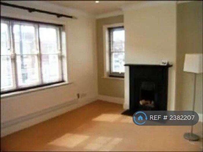 2 Bedroom Maisonette To Rent In High Street, Stevenage, SG1