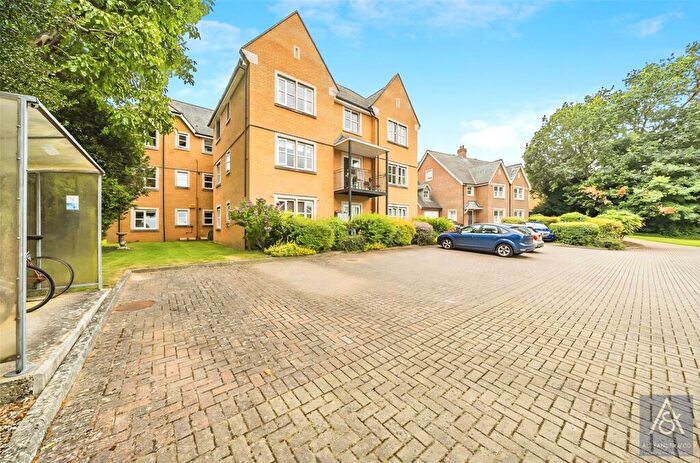 2 Bedroom Apartment For Sale In Waglands Garden, Buckingham, Buckinghamshire, MK18
