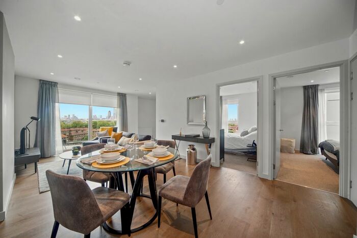 2 Bedroom Flat To Rent In Ragland House, Elephant Central, London, SE17