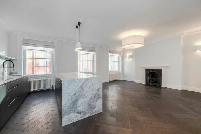 2 Bedroom Flat To Rent In Gower Street, Bloomsbury WC1E