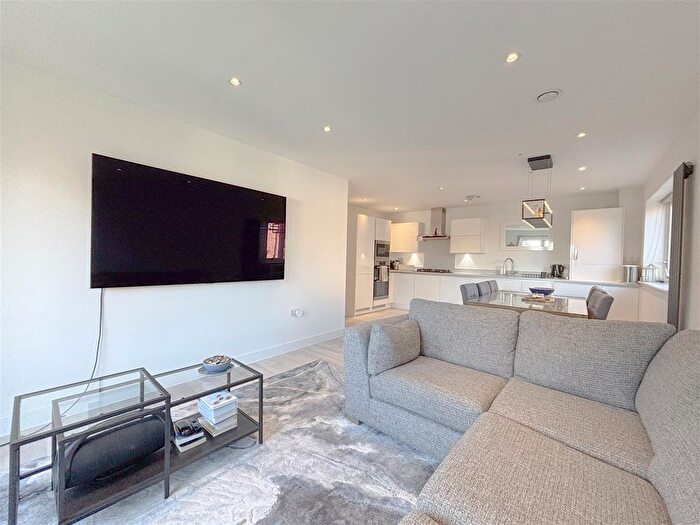 3 Bedroom Flat To Rent In Guardhouse Way, Millbrook Park, NW7