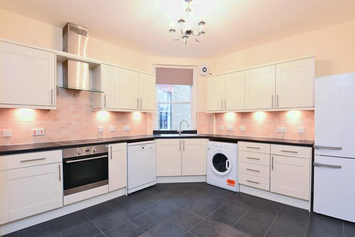 3 Bedroom Flat To Rent In Kensington Hall Gardens, Beaumont Avenue, London, W14