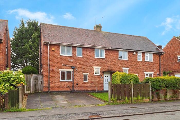 3 Bedroom Semi Detached House For Sale In Edgewood Drive, Hucknall, Nottingham, NG15