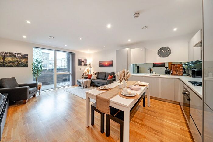 2 Bedroom Flat For Sale In Arts Lane, London, SE16