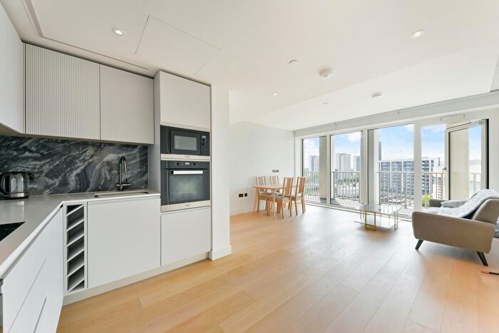 2 Bedroom Flat To Rent In Belvedere Row, White City Living, London, W12