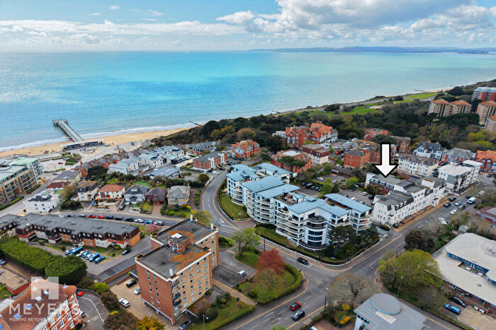 2 Bedroom Apartment For Sale In Owls Road, Bournemouth, BH5