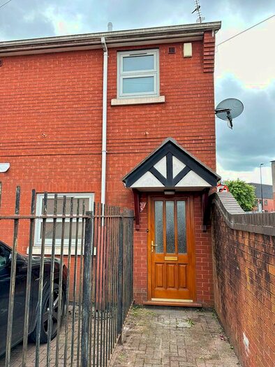 1 Bedroom Flat To Rent In Cross Street, Sale, M33