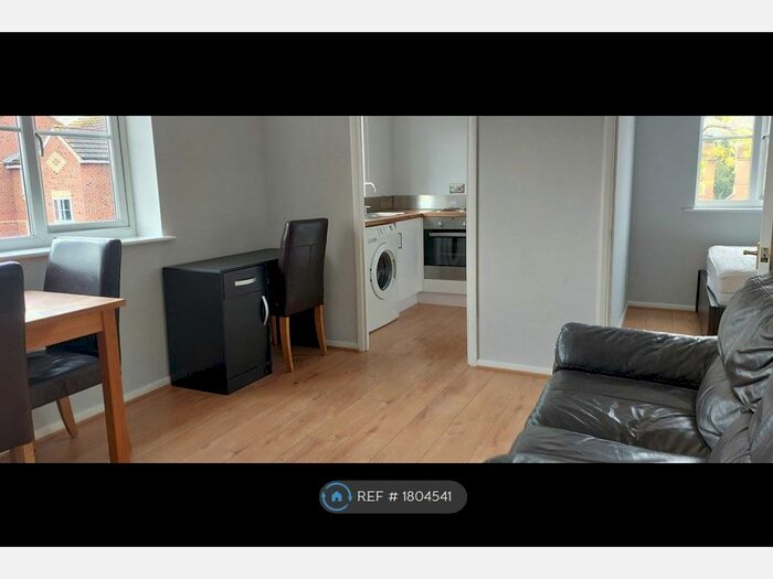 1 Bedroom Flat To Rent In Redford Close, Feltham, TW13