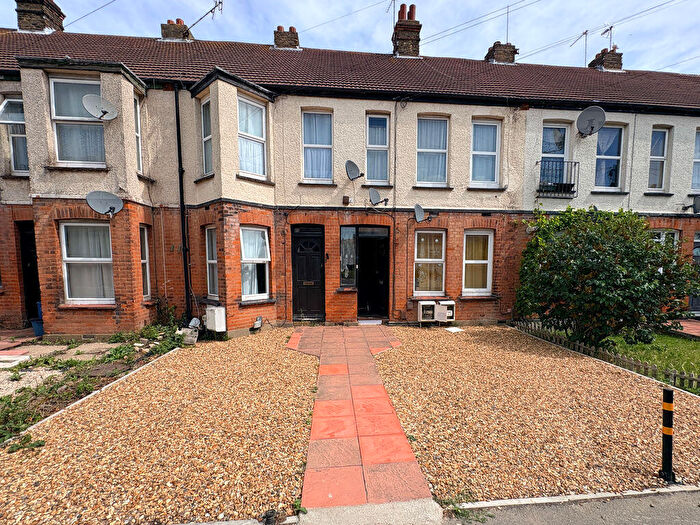 1 Bedroom Flat To Rent In Carlingford Drive, Westcliff-On-Sea, SS0
