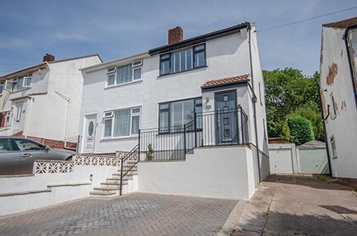 2 Bedroom Semi-Detached House For Sale In Fairlyn Drive, Kingswood, Bristol, BS15