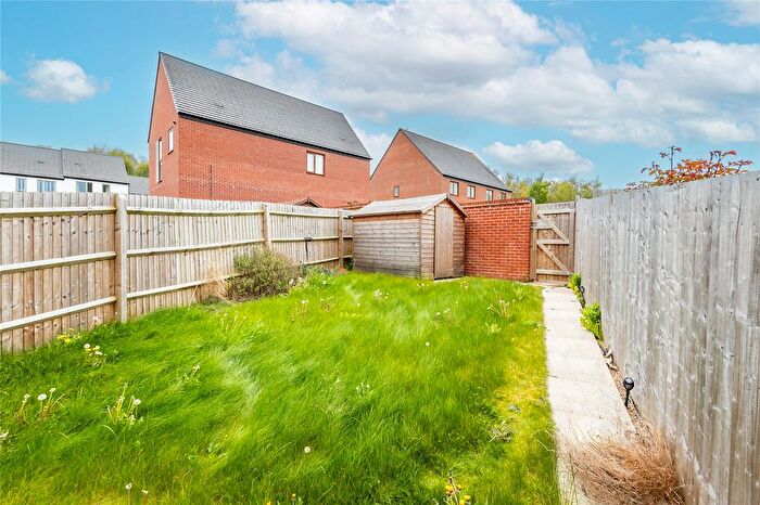 3 Bedroom End Of Terrace House For Sale In Ketley Park Road, Ketley, Telford, Shropshire, TF1