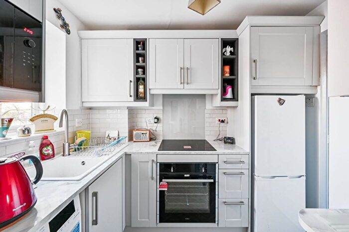 Studio To Rent In Ruston Road, Woolwich, London, SE18