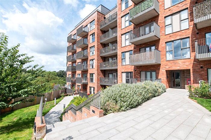 1 Bedroom Flat For Sale In Rosalind Drive, Maidstone, Kent, ME14