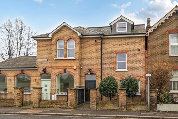 2 Bedroom Flat For Sale In Kingston Upon Thames, Surrey, KT1