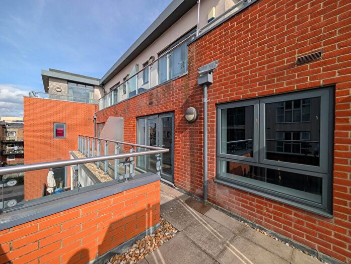 1 Bedroom Flat To Rent In Lower Canal Walk, Oceana Boulevard Lower Canal Walk, SO14