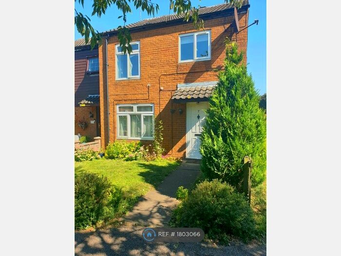 3 Bedroom End Of Terrace House To Rent In Hamels Drive, Hertford, SG13