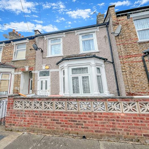 3 Bedroom Terraced House To Rent In Selsdon Road, Newham, London, E13
