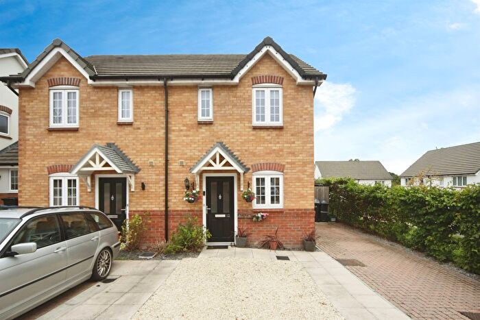 2 Bedroom Semi-detached House For Sale In Pear Tree Close, Puriton, Bridgwater, TA7