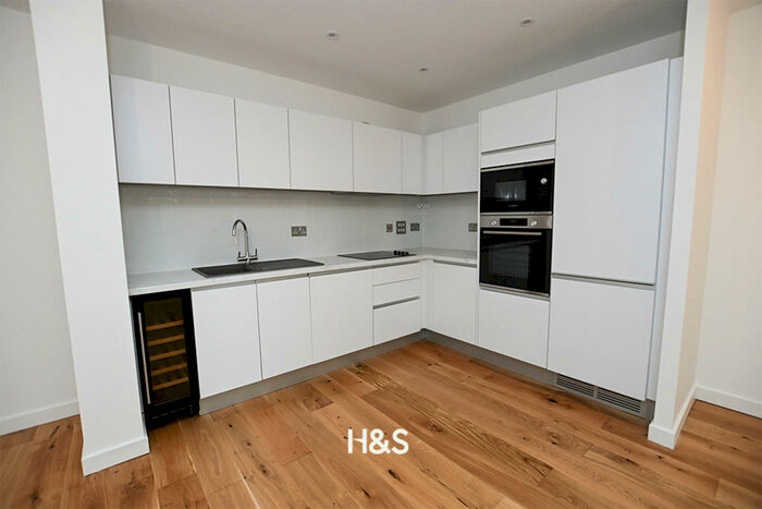2 Bedroom Apartment To Rent In Apartment, Windmill Street, B1