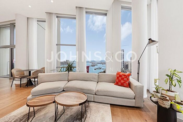 2 Bedroom Flat To Rent In Upper Riverside, Greenwich Penisnula, London, SE10