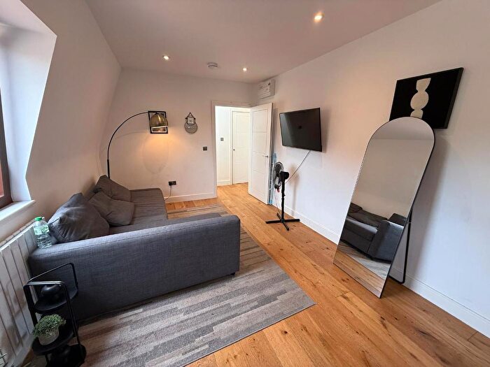 1 Bedroom Flat To Rent In Lower Road, London, SE16