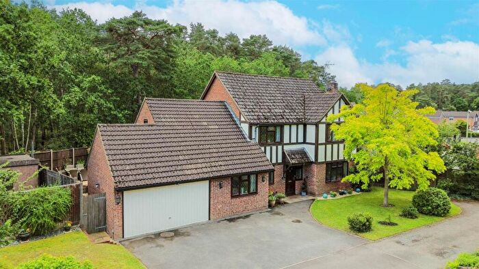 5 Bedroom Detached House For Sale In Hawkins Way, Fleet, GU52