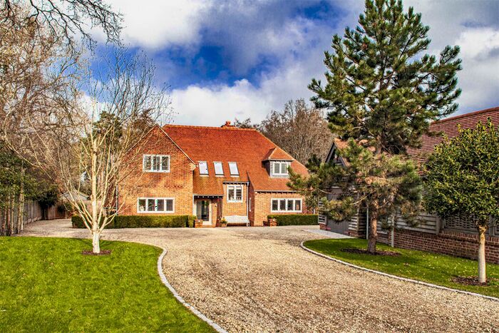 4 Bedroom Detached House For Sale In Kites Wood House, Upper Basildon, RG8