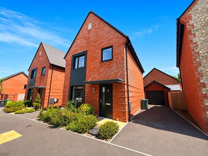 3 Bedroom Detached House To Rent In Flagpond Road, Whiteley, Fareham, Hampshire, PO15